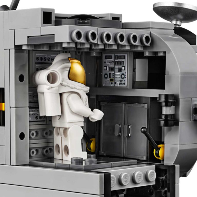 LEGO 10266 NASA Apollo 11 Maanlander - 10266 1 83 scaled
