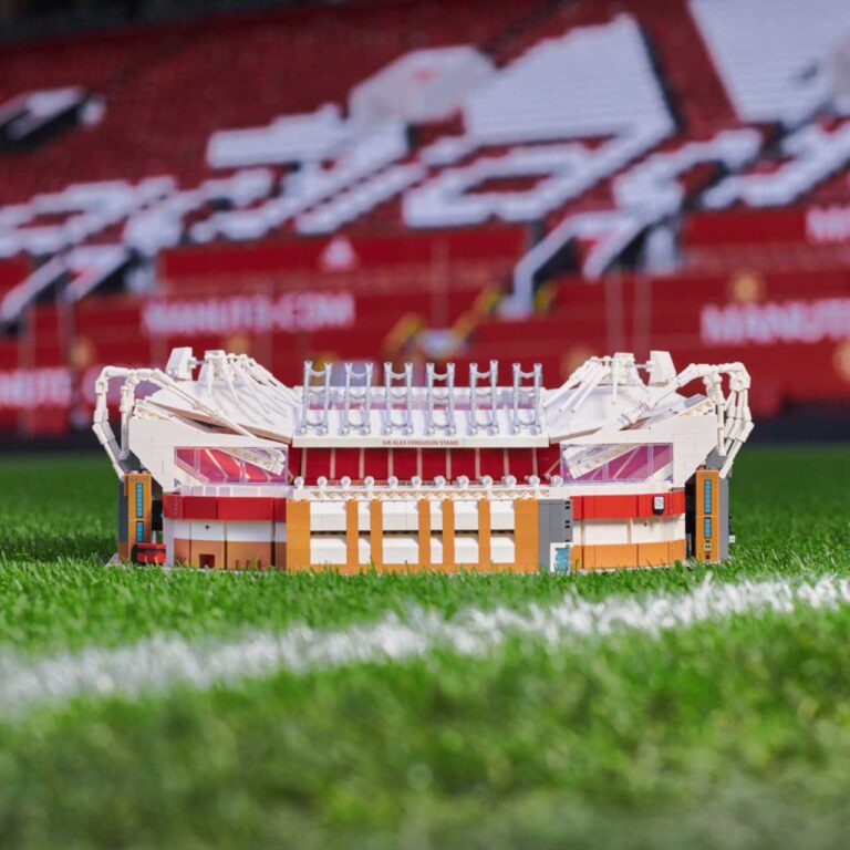 LEGO 10272 Creator Expert Old Trafford - Manchester United - 10272 1 119 scaled
