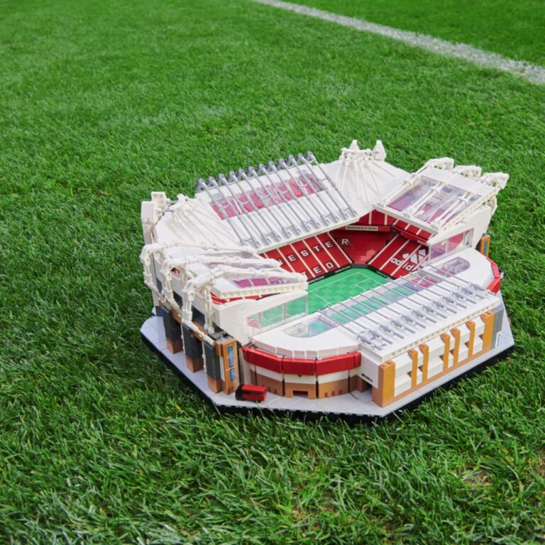 LEGO 10272 Creator Expert Old Trafford - Manchester United - 10272 1 126 scaled