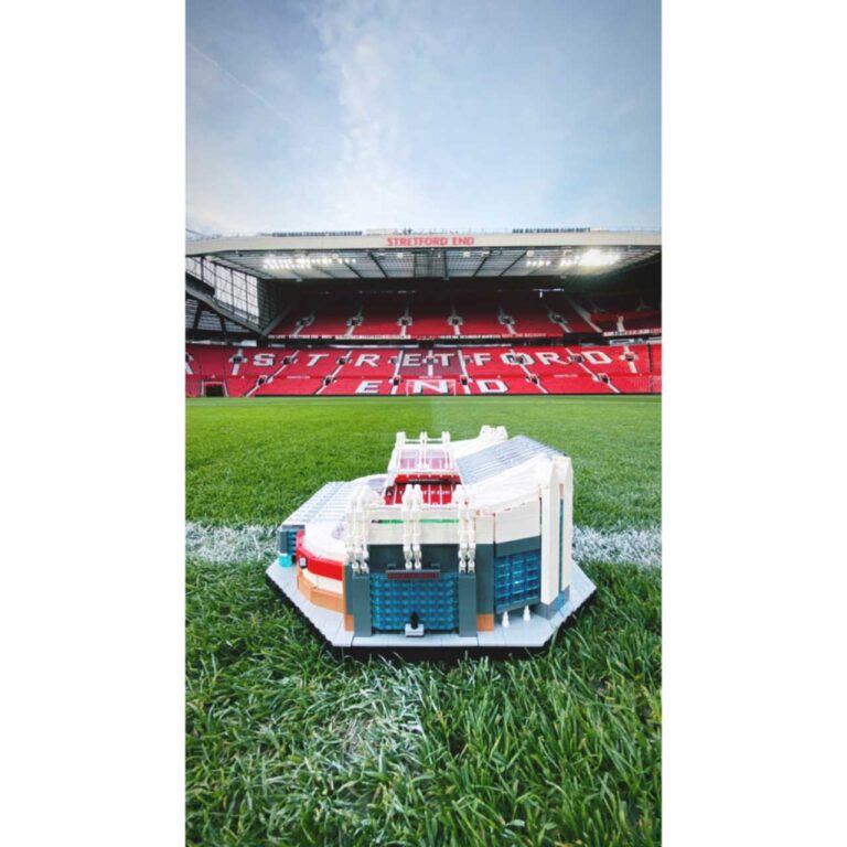 LEGO 10272 Creator Expert Old Trafford - Manchester United - 10272 1 136