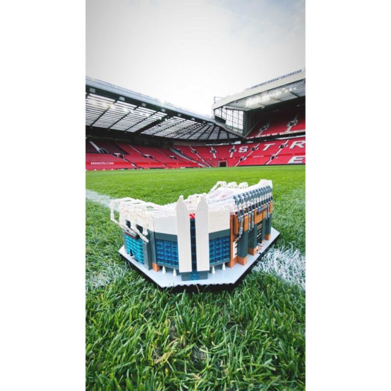 LEGO 10272 Creator Expert Old Trafford - Manchester United - 10272 1 137
