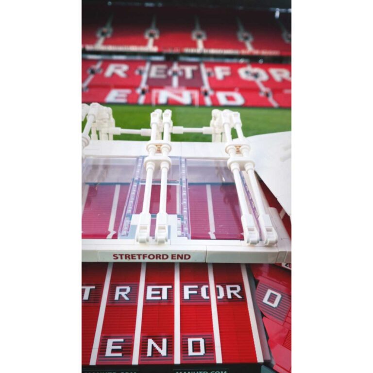 LEGO 10272 Creator Expert Old Trafford - Manchester United - 10272 1 149