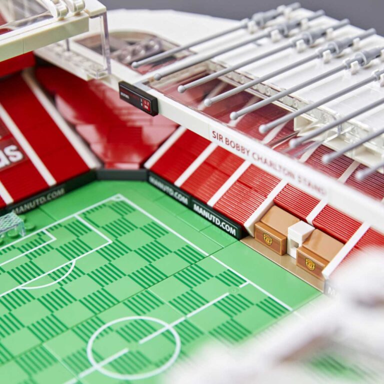 LEGO 10272 Creator Expert Old Trafford - Manchester United - 10272 1 16 scaled