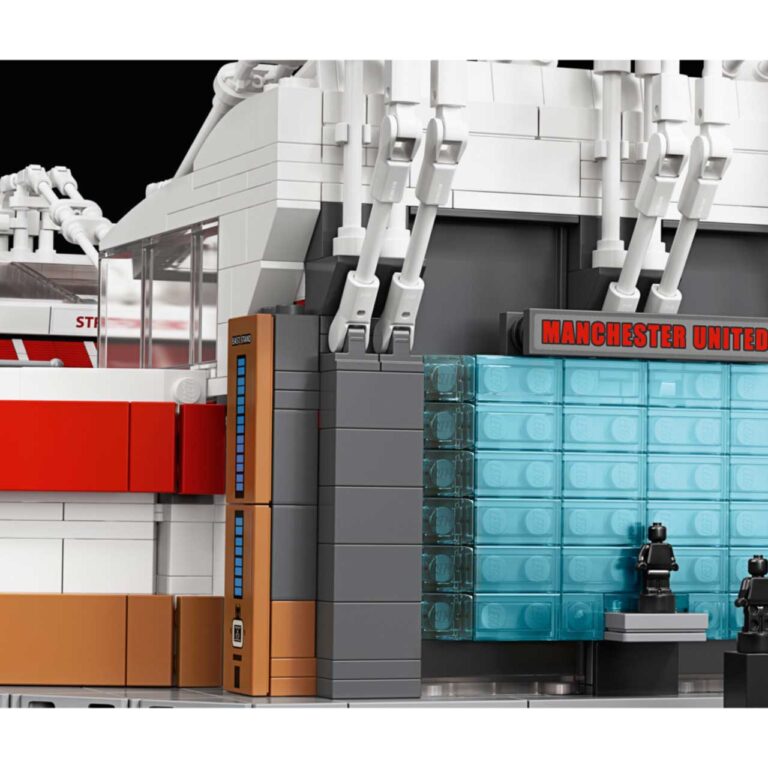 LEGO 10272 Creator Expert Old Trafford - Manchester United - 10272 1 4 scaled