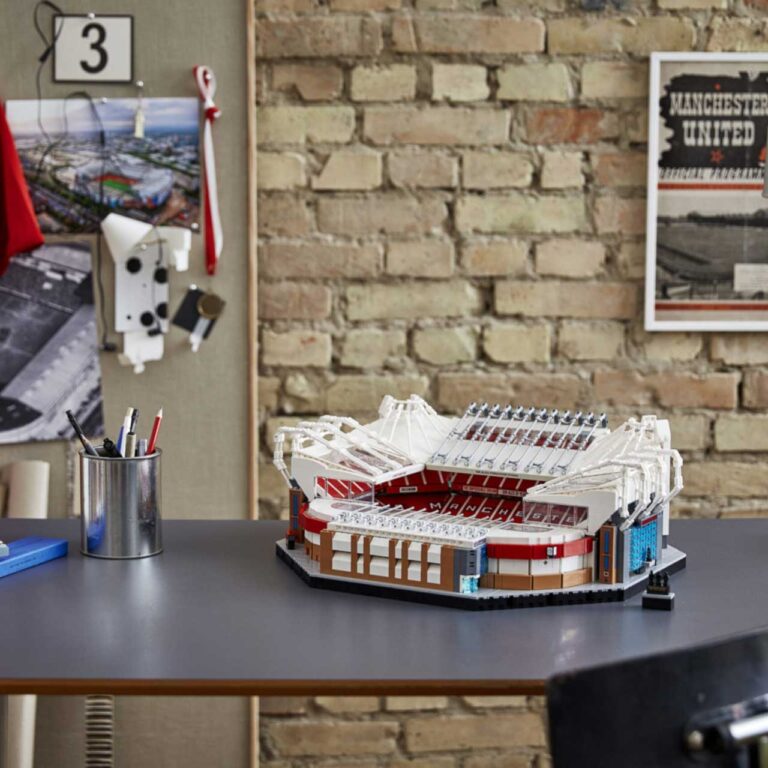 LEGO 10272 Creator Expert Old Trafford - Manchester United - 10272 1 41 scaled