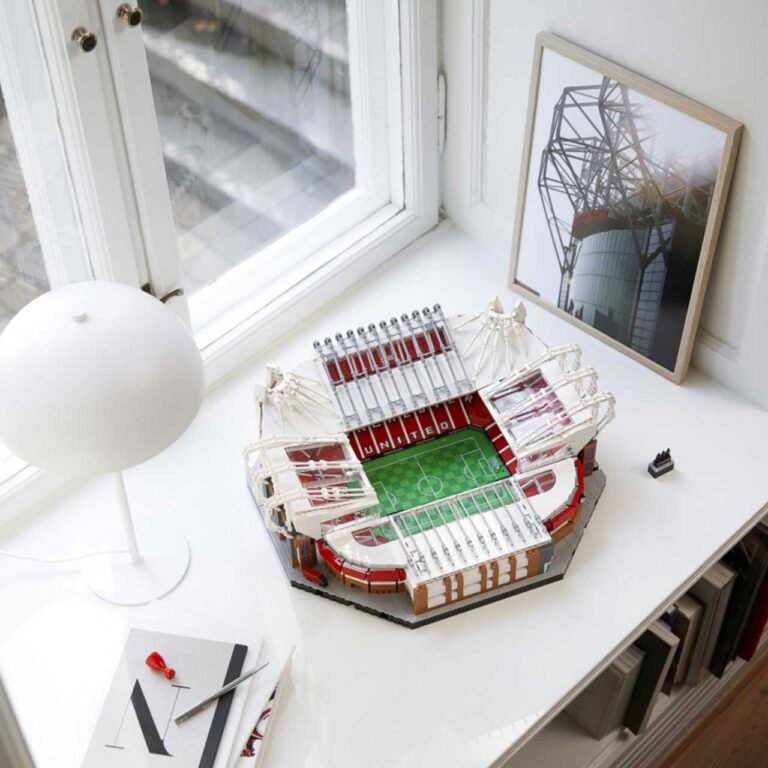 LEGO 10272 Creator Expert Old Trafford - Manchester United - 10272 1 45 scaled