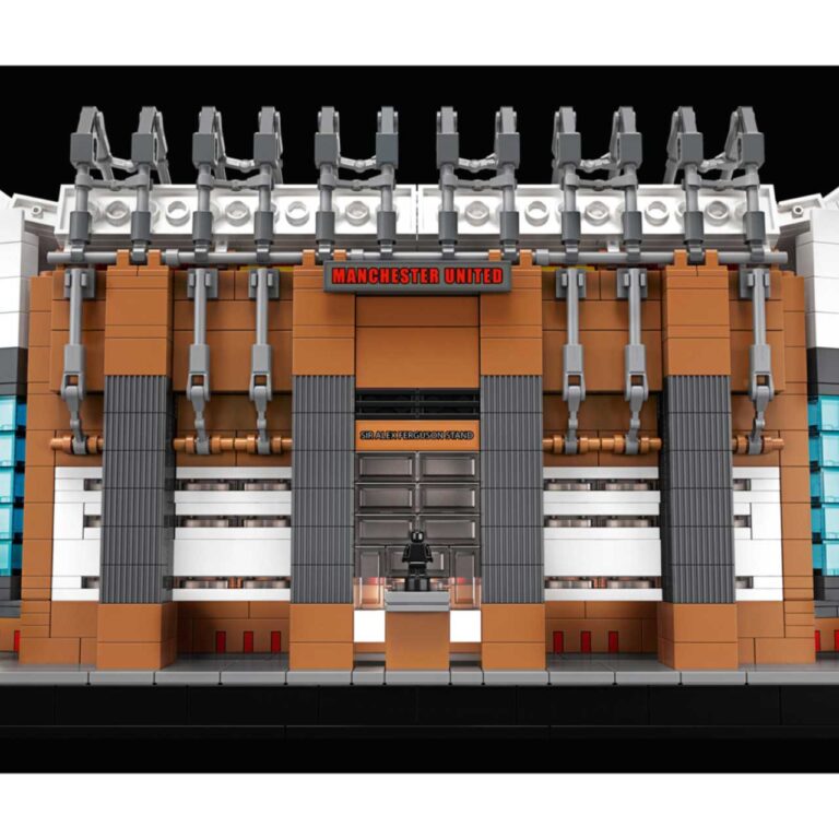 LEGO 10272 Creator Expert Old Trafford - Manchester United - 10272 1 5 scaled