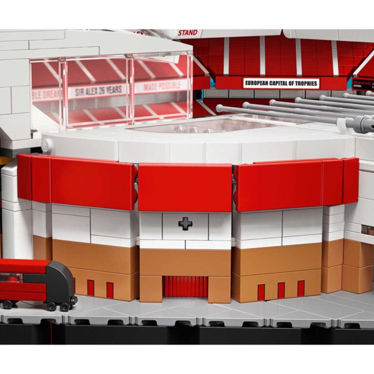 LEGO 10272 Creator Expert Old Trafford - Manchester United - 10272 1 7 scaled