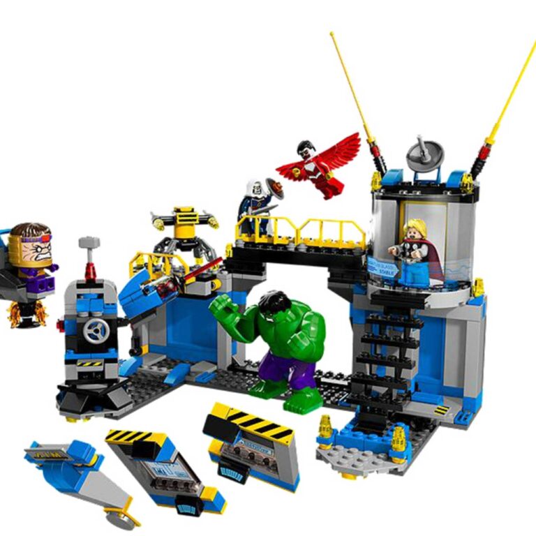 LEGO 76018 Marvel Super Heroes Avengers Hulk Lab Smash - 76018 1 1