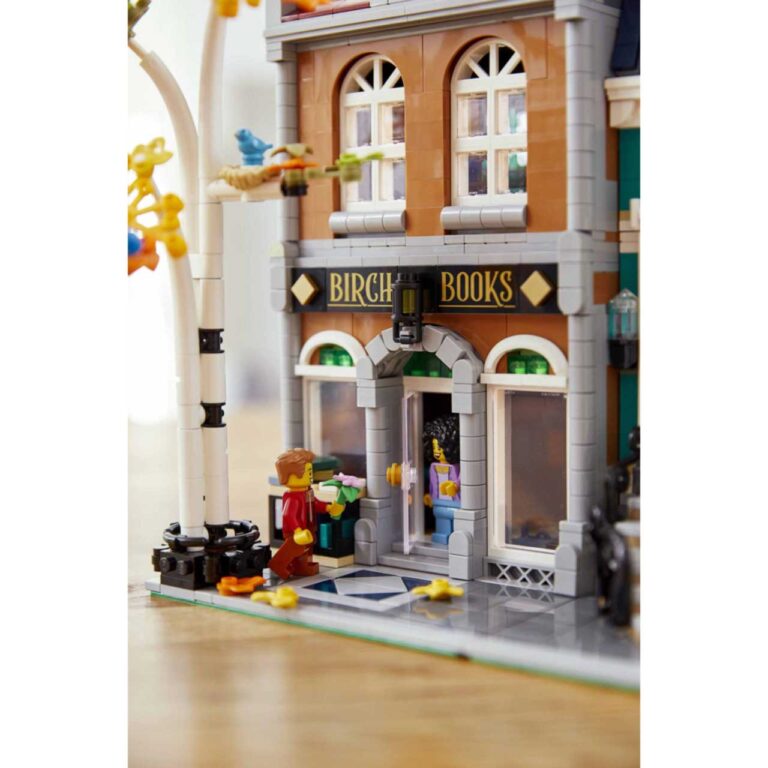 LEGO 10270 Boekwinkel - LEGO 10270 INT 30 scaled
