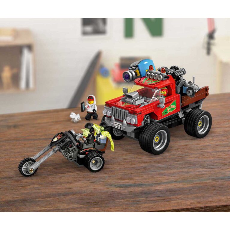 LEGO 70421 Hidden Side El Fuego's Stunttruck - lego 70421 int 4