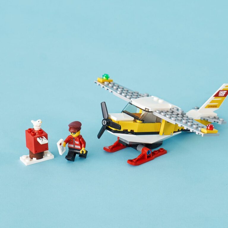 LEGO 60250 - Postvliegtuig - LEGO 60250 7