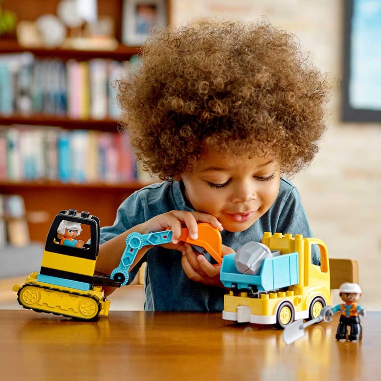LEGO 10931 Truck & Graafmachine met rupsbanden - LEGO 10931 INT 12