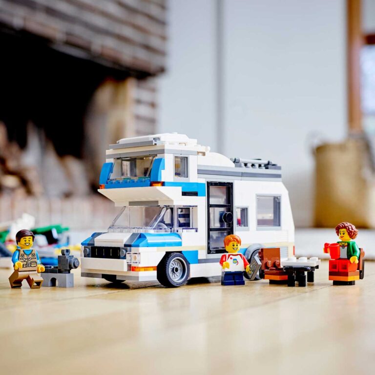 LEGO 31108 Familievakantie met caravan - LEGO 31108 INT 12