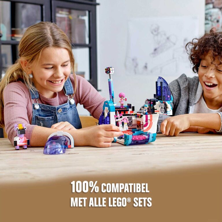 LEGO 70828 Uitklap feestbus - LEGO 70828 NL 5