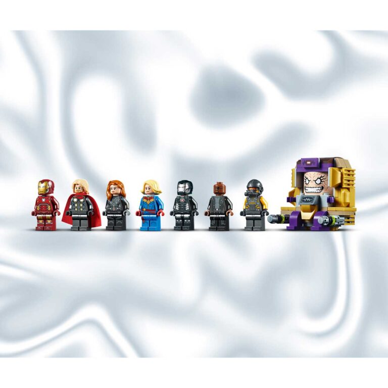 LEGO 76153 Avengers Helicarrier - LEGO 76153 INT 3