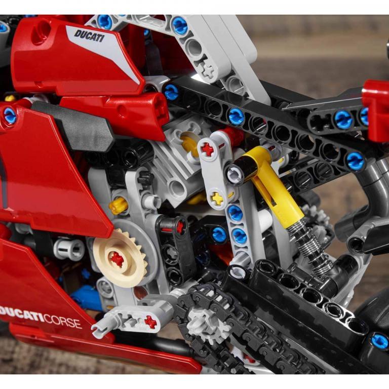 LEGO 42107 Technic Ducati Panigale V4 R - LEGO 42107 INT 18