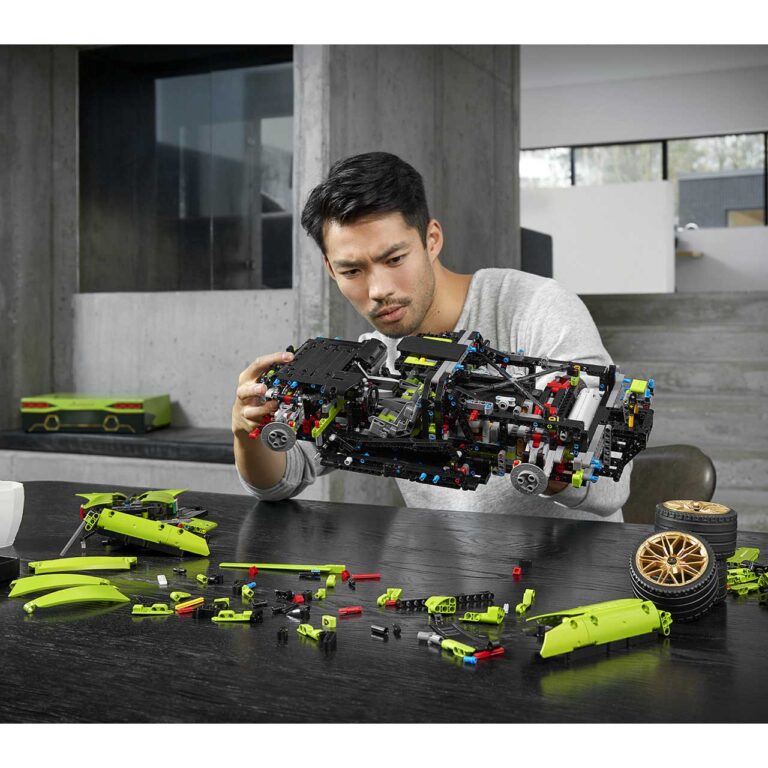 LEGO 42115 Technic Lamborghini Sián FKP 37 - LEGO 42115 INT 23