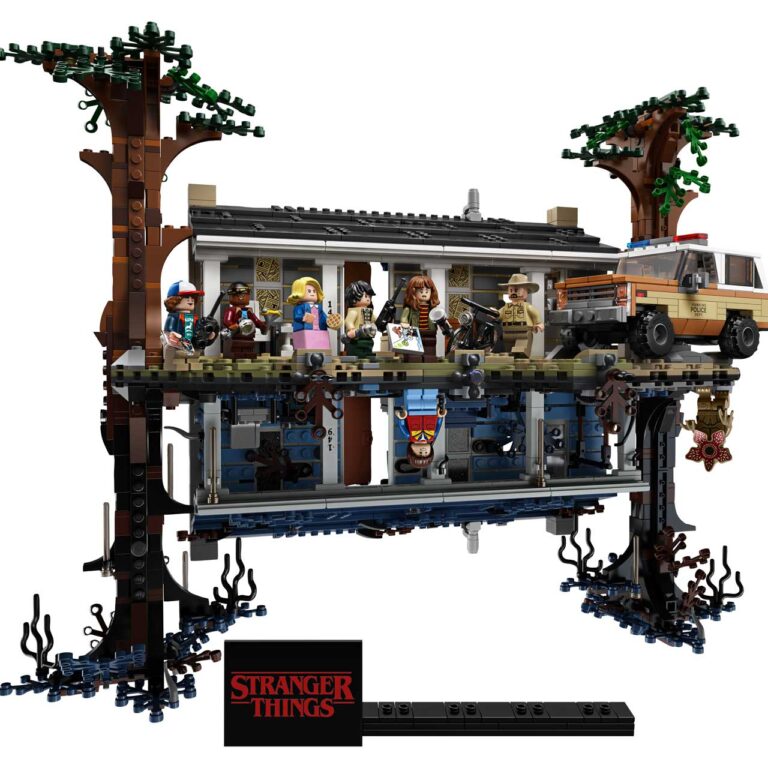LEGO 75810 Stranger Things The Upside Down - LEGO 75810 INT 2