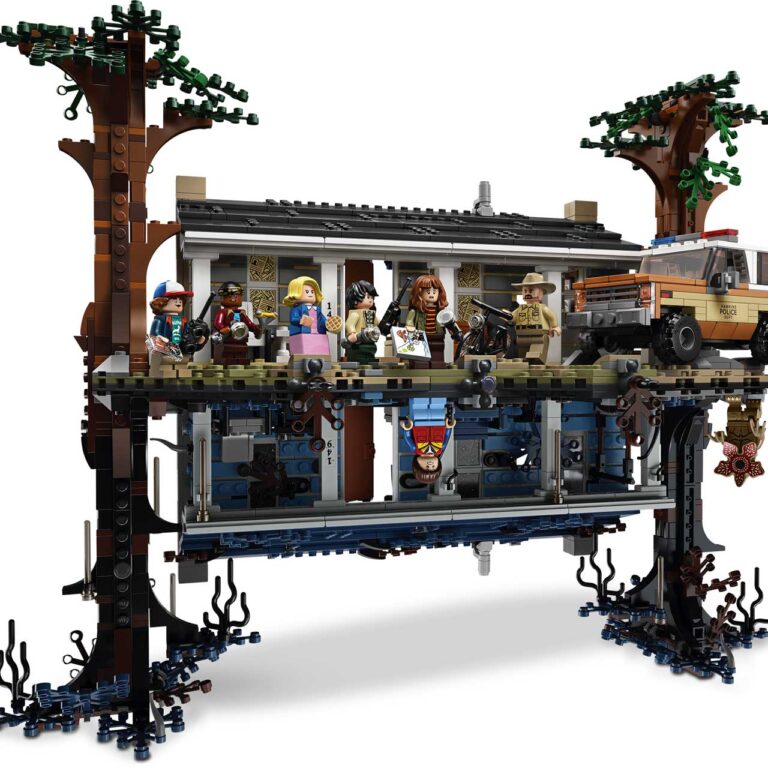 LEGO 75810 Stranger Things The Upside Down - LEGO 75810 INT 48