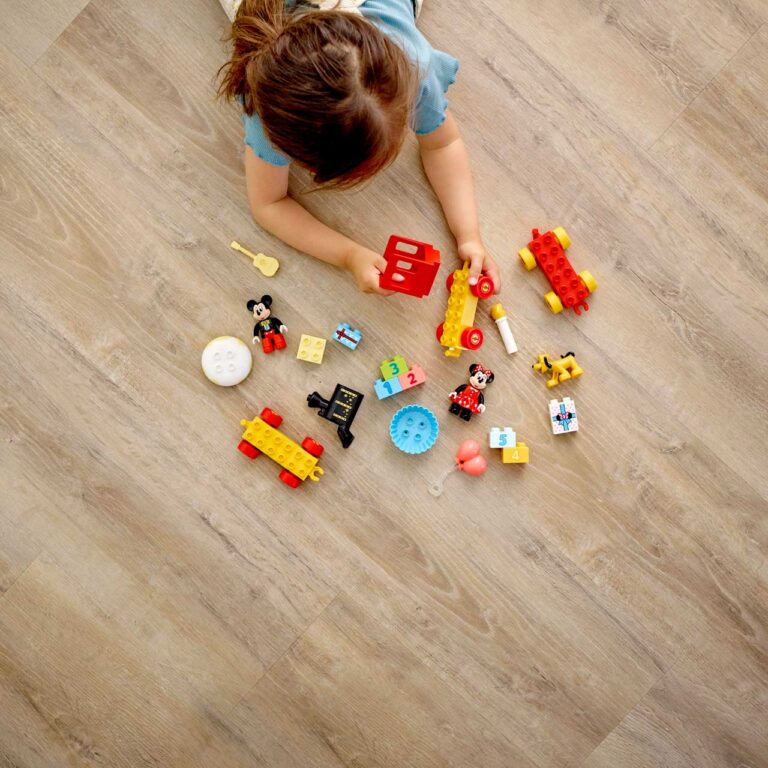 LEGO 10941 DUPLO Mickey & Minnie Verjaardagstrein - 10941 Lifestyle build