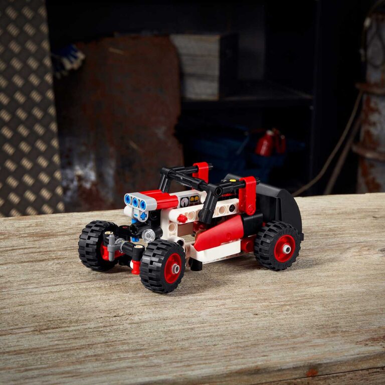 LEGO 42116 Technic Minigraver - 42116 Lifestyle envr 03