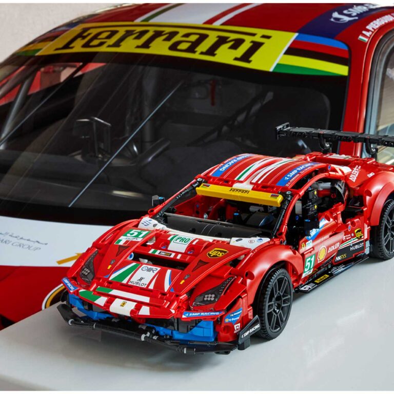 LEGO 42125 - Ferrari 488 GTE - 42125 Technic CarByCar 01