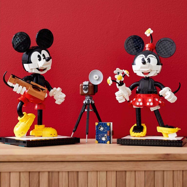 LEGO 43179 Disney Mickey Mouse & Minnie Mouse - 43179 Feature3