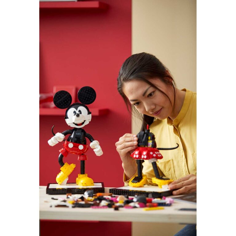 LEGO 43179 Disney Mickey Mouse & Minnie Mouse - 43179 Lifestyle 02