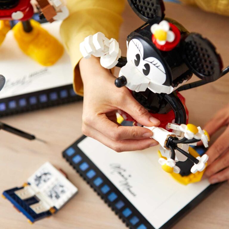 LEGO 43179 Disney Mickey Mouse & Minnie Mouse - 43179 Lifestyle 09