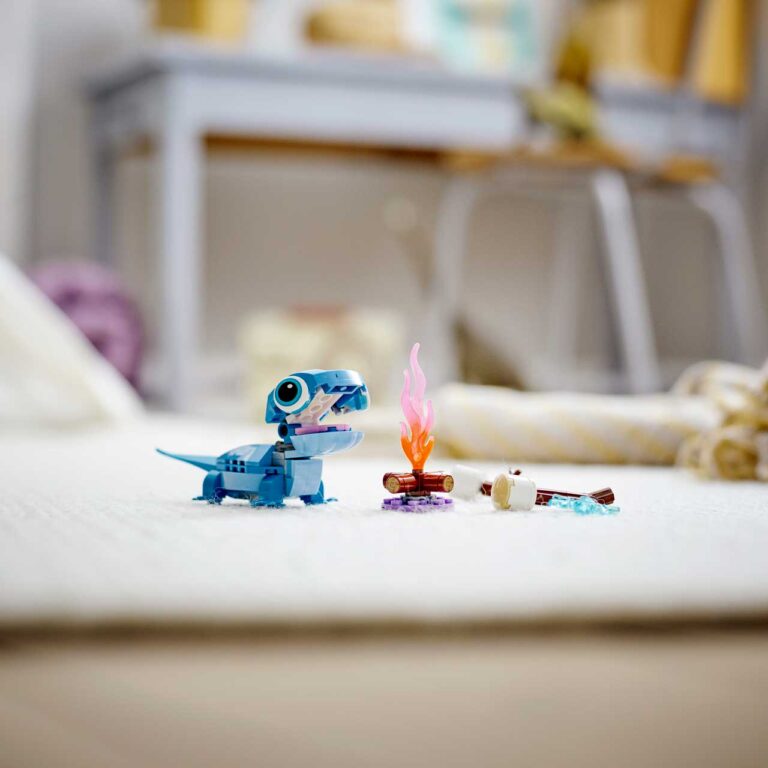 LEGO 43186 Disney Bruni de Salamander bouwbaar figuur - 43186 Lifestyle envr
