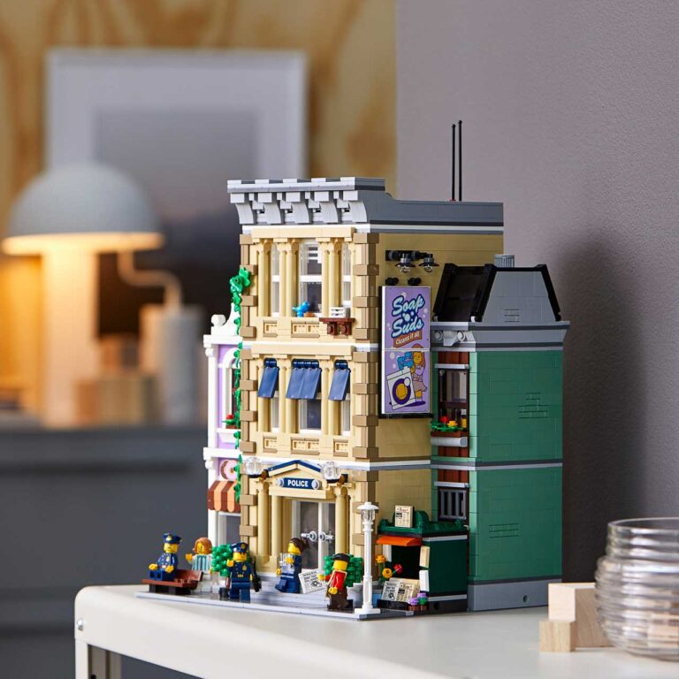 LEGO 10278 - Police Station - Politiebureau modulair - LEGO 10278 19