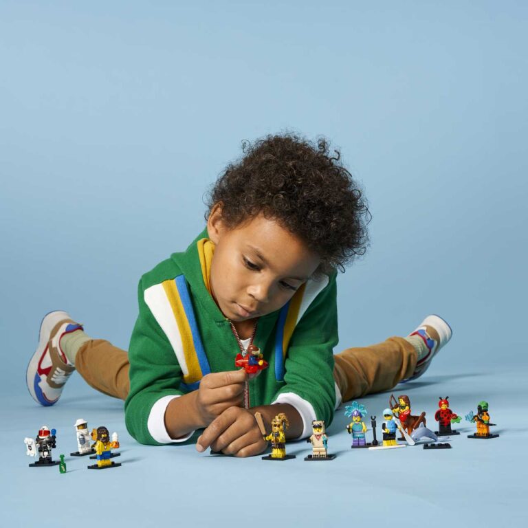 LEGO 71029 - minifiguren complete serie van 12 (geknipte zakjes) - LEGO 71029 INT 6