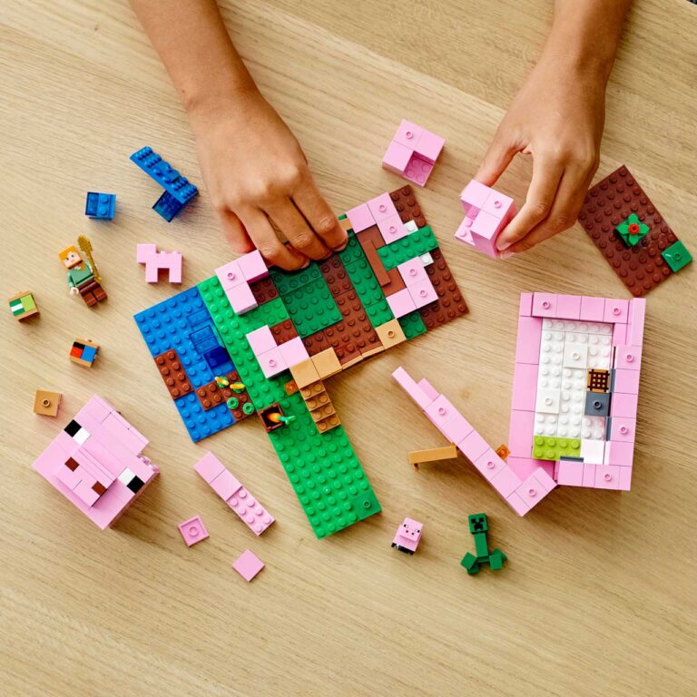 LEGO 21170 Minecraft Het varkenshuis - 21170 Lifestyle build crop