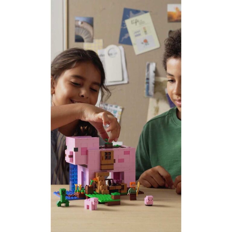 LEGO 21170 Minecraft Het varkenshuis - 21170 ShopperVideo 32s 9x16