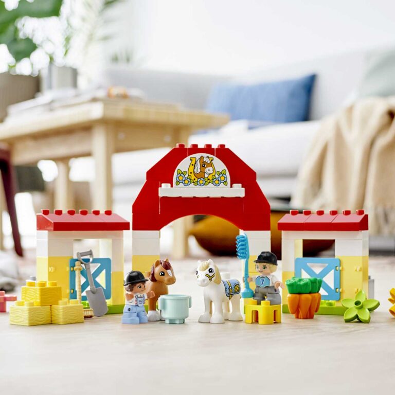 LEGO 10951 DUPLO Paardenstal en pony's verzorgen - 10951 ShopperVideo 25s 1x1