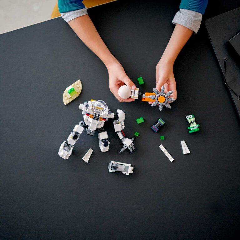 LEGO 31115 Creator Ruimtemijnbouw-mecha - 31115 Lifestyle build