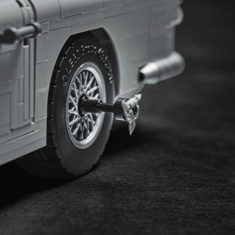 LEGO 10262 Creator James Bond Aston Martin DB5 - LEGO 10262 INT 32