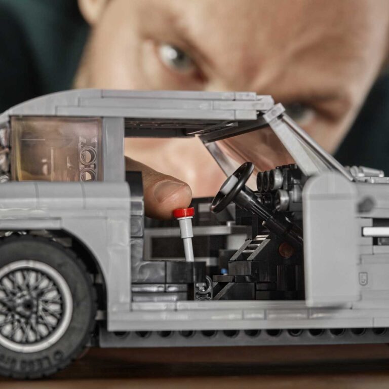 LEGO 10262 Creator James Bond Aston Martin DB5 - LEGO 10262 INT 48