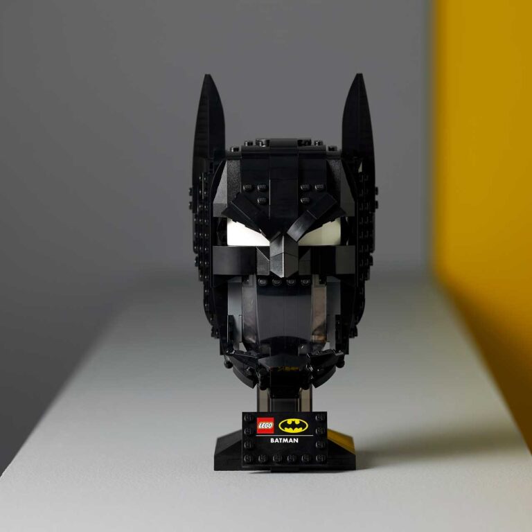 LEGO 76182 Batman Masker - 76182 Lifestyle Gif 01