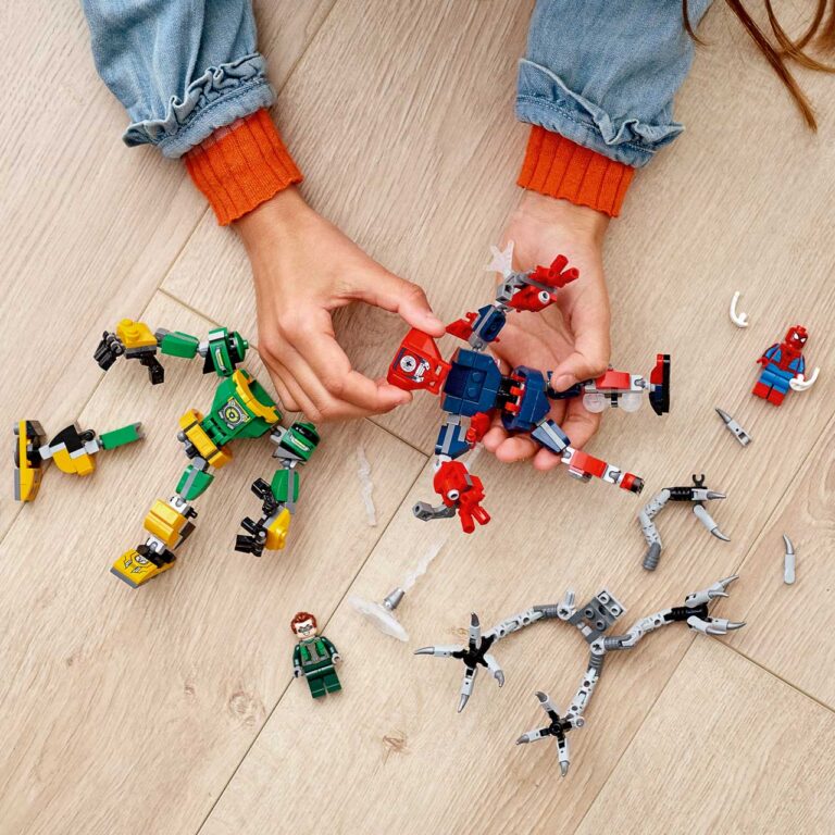 LEGO 76198 Spider-Man & Doctor Octopus mechagevecht - 76198 Lifestyle build crop