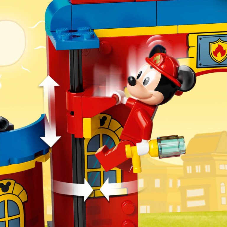 LEGO 10776 Disney Mickey & Friends brandweerkazerne & auto - 10776 Feature1 MB