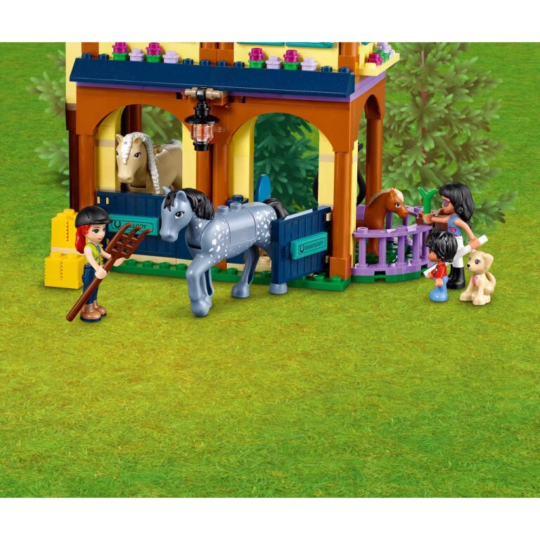 LEGO 41683 Friends Paardrijbasis in het bos - 41683 WEB SEC10