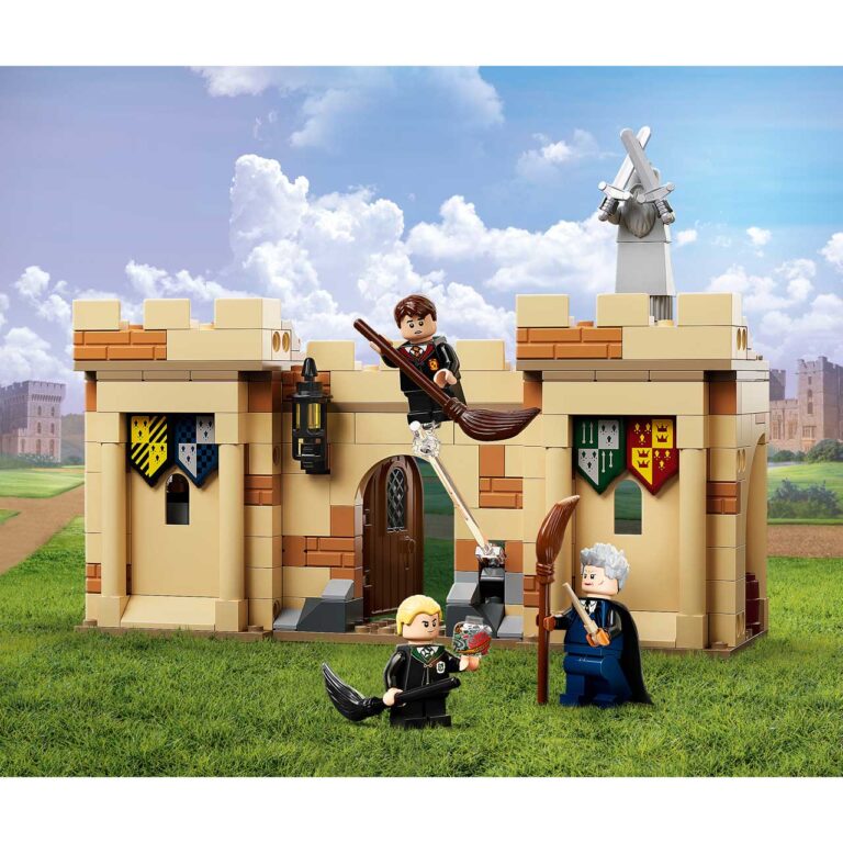 LEGO 76395 Harry Potter™ Zweinstein™: Eerste vliegles - 76395 WEB PRI