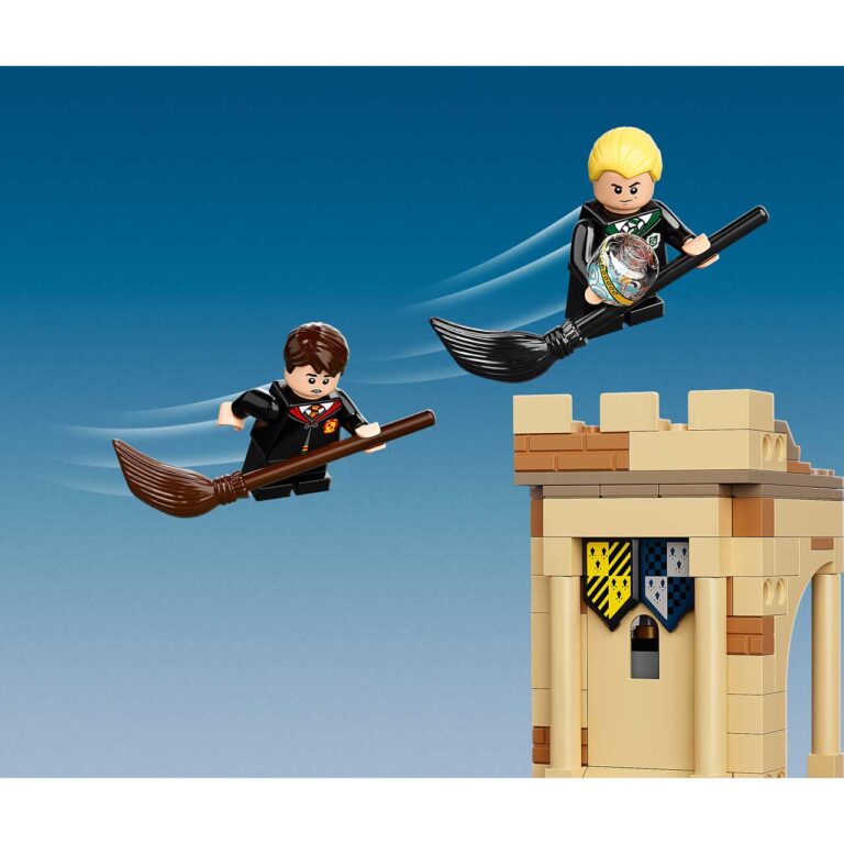 LEGO 76395 Harry Potter™ Zweinstein™: Eerste vliegles - 76395 WEB SEC06