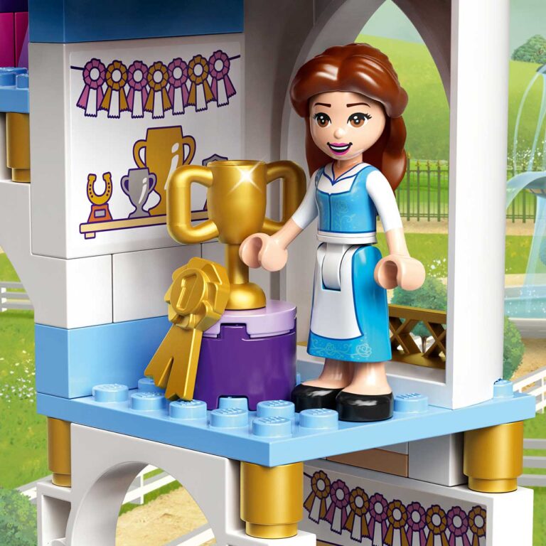 LEGO 43195 Disney Belle en Rapunzel's koninklijke paardenstal - 43195 Feature5 MB
