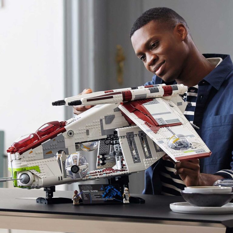 LEGO 75309 Star Wars Republic Gunship - LEGO 75309 8