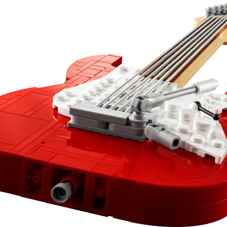 LEGO 21329 Ideas Stratocaster - 21329 Top 01