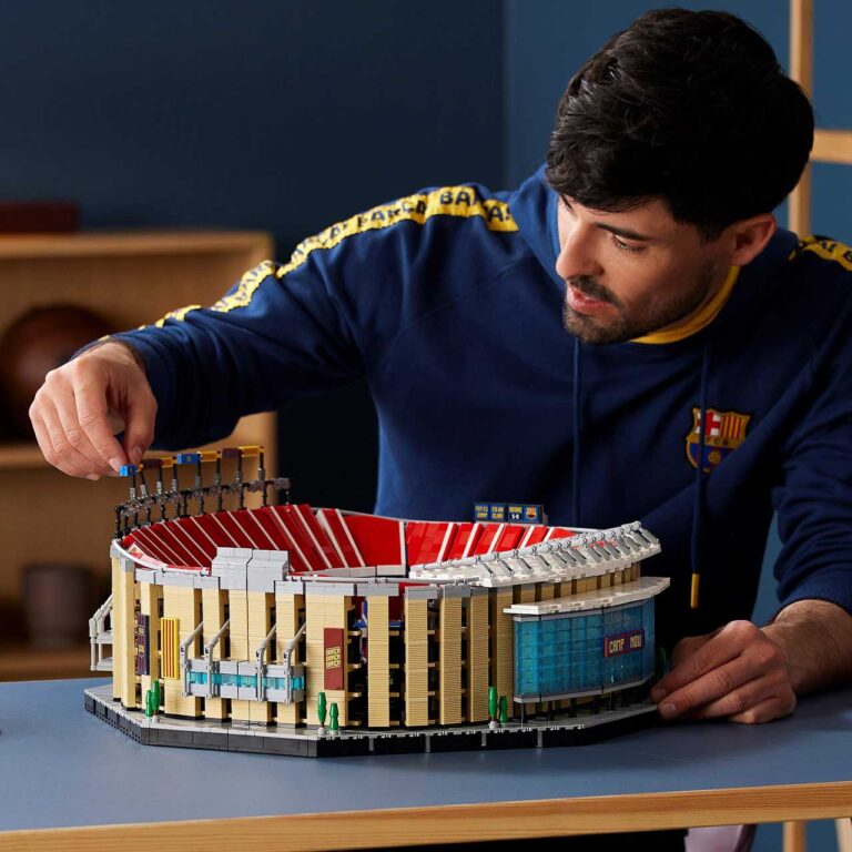 LEGO 10284 Creator Expert Camp Nou - Barcelona - LEGO 10284 7