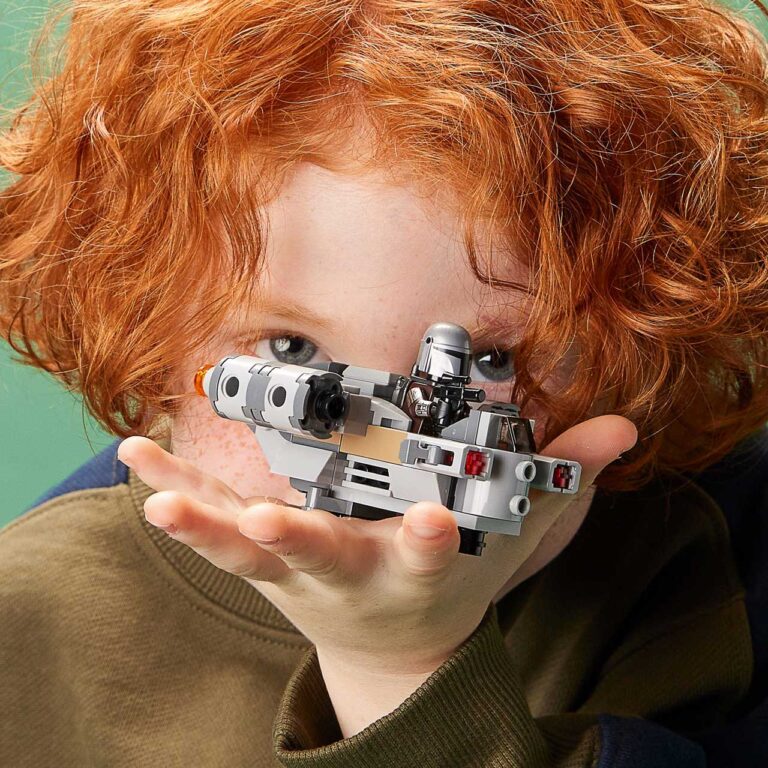 LEGO 75321 Star Wars Razor Crest Microfighter - LEGO 75321 alt6